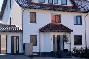 Exklusiver Neubau im Erstbezug: Stilvolles Einfamilienhaus mit separater Einliegerwohnung – Bindweidring 54, 61184 Karben – Vorschaubild 1