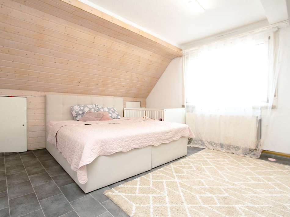 Schlafzimmer, Wohnung DG 