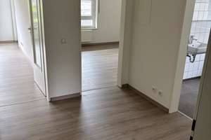 ANFRAGEN BITTE PER NACHRICHT! Helle neu renovierte Wohnung mit Balkon - einziehen wohlfühen – Wattenscheider Hellweg 118, 44869 Westenfeld, Bochum – Vorschaubild 2