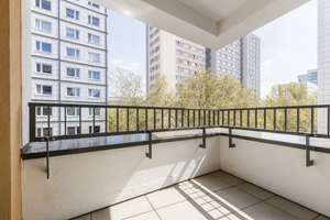 Großzügige 3-Zimmer-Wohnung mit zwei Bädern & hochwertigem Wohnbereich – Franz-Mehring-Platz 6, 10243 Friedrichshain, Berlin – Vorschaubild 3