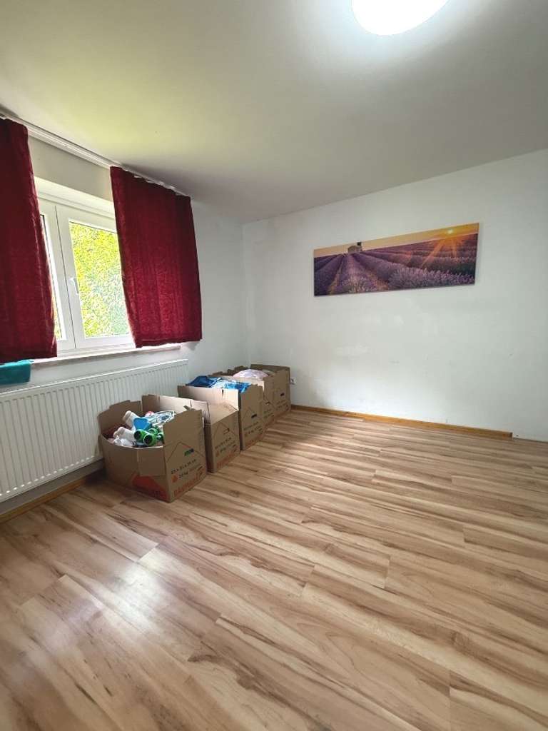 Immobilie in Waldkraiburg - Charmante 3-Zimmer-Terrassenwohnung mit Garten, Sauna in ruhiger, idyllischer Lage - Bild 4