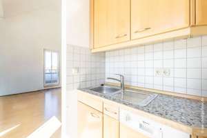 Bezugsfreie Dachgeschosswohnung mit schöner Wohnatmosphäre und TG-Einzelstellplatz – Die vollständige Adresse der Immobilie erhältst du vom Anbieter., 81829 Trudering-Riem (Ortsteil), München – Vorschaubild 8