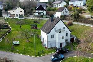 Morsbach-Katzenbach: Gepflegtes Wohnhaus mit großem Garten – Die vollständige Adresse der Immobilie erhältst du vom Anbieter., 51597 Morsbach – Vorschaubild 1