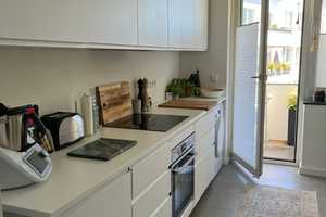 Im beliebten Zooviertel! Freiwerdende, komplett modern möblierte 2 Raum Wohnung  mit Balkon – Mülheimerstraße xx, 40239 Düsseldorf – Vorschaubild 3