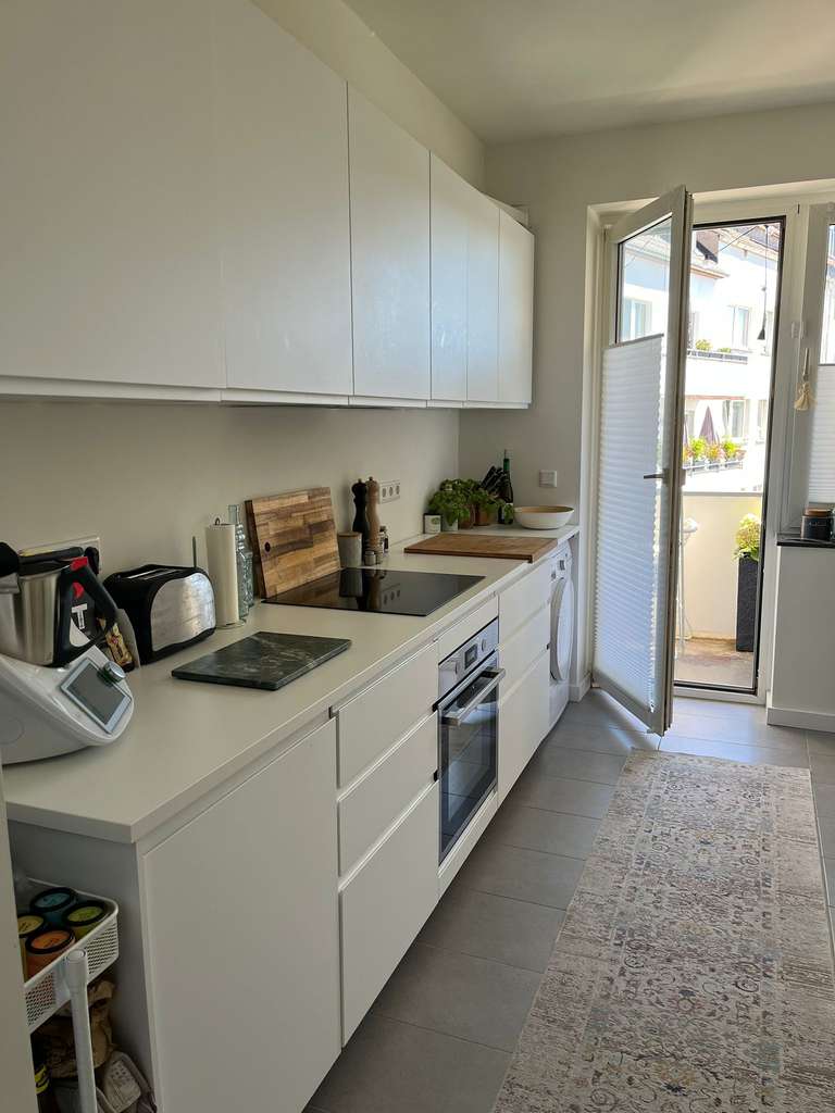 Im beliebten Zooviertel! Freiwerdende, komplett modern möblierte 2 Raum Wohnung  mit Balkon