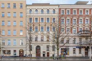 Diskrete Eleganz im Denkmal-Ensemble: Ihr privates Refugium mit exklusivem Liftlanding – Die vollständige Adresse der Immobilie erhältst du vom Anbieter., 10405 Prenzlauer Berg, Berlin – Vorschaubild 1