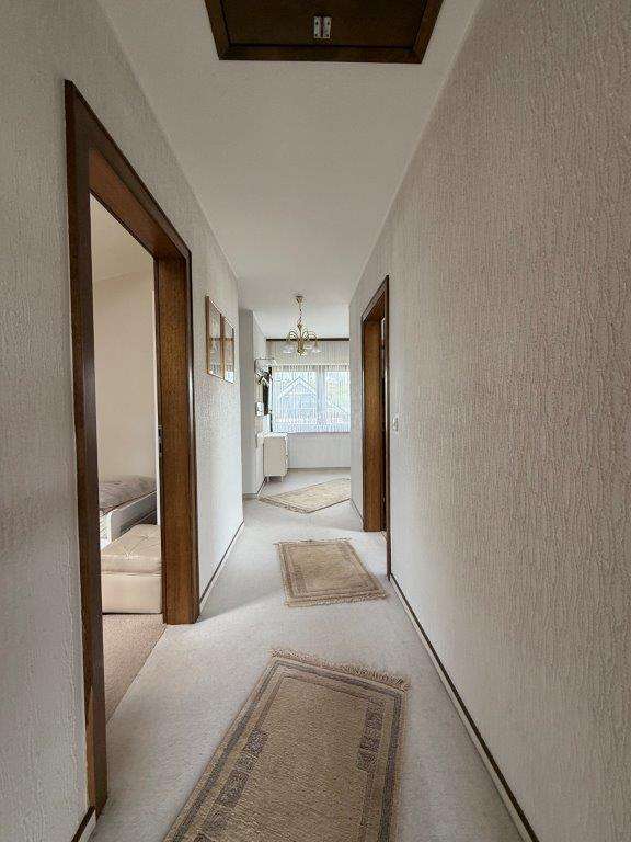 Immobilie in Hiddenhausen - Großzügiges Einfamilienhaus im Hiddenhausener Ortsteil Schweicheln-Bermbeck mit Erbpacht - Bild 0