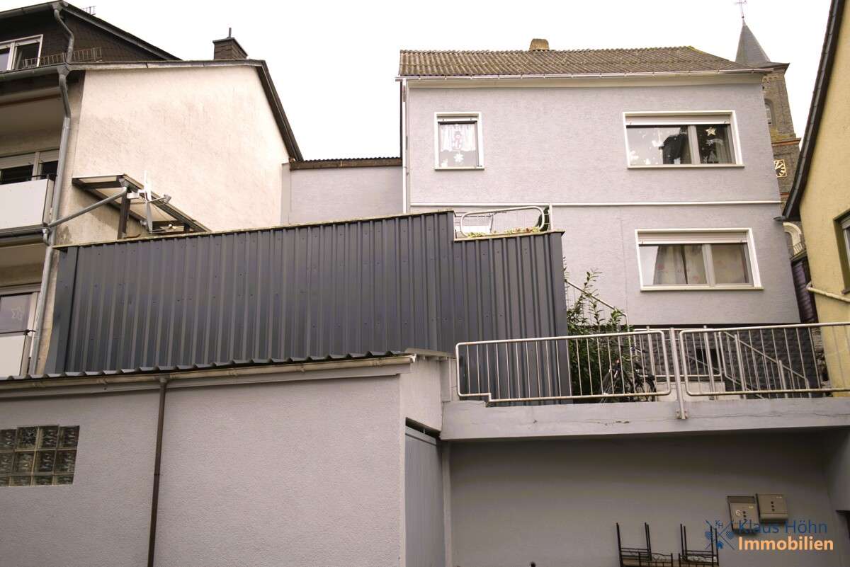 Zweifamilienhaus im Schatten der Burg Ellar, Limburg Weilburg Kreis – Bild 1