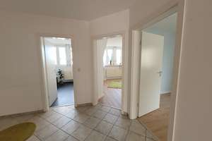 Stadtnah in Eisingen: bezugsfreie Maisonettewohnung mit Studio, Balkon, Gartenanteil & Carport! – Merowingerstraße 29, 97249 Eisingen – Vorschaubild 10