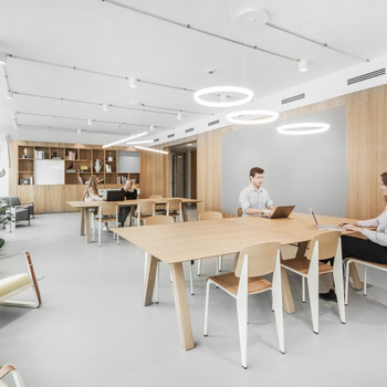 Werde Teil eines kollaborativen Coworking-Umfelds in Spaces The Docks