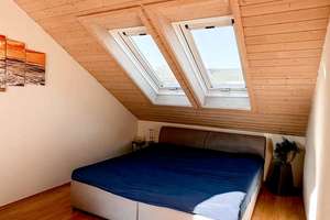 Wunderschöne Dachgeschosswohnung mit Kaminofen, zwei Balkonen und viel Privatsphäre in Reutlingen – Die vollständige Adresse der Immobilie erhältst du vom Anbieter., 72762 Reutlingen-Mitte, Reutlingen – Vorschaubild 11