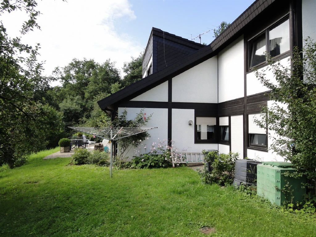 Einfamilienhaus mit Einliegewohnung und herrlichem Blick ...