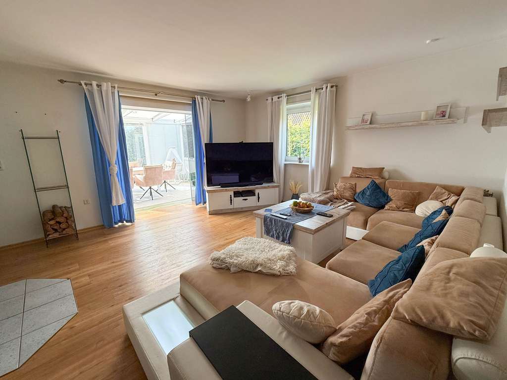 Immobilie in Schwabstedt - Ihr neues Zuhause: Wohnen mit Wintergarten und sonnigen Terrassen - Bild 4