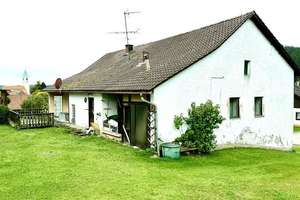 Großes Grundstück trifft auf großes Potenzial – Sanierungsbedürftiges EFH mit ca. 2.452 m² Grund – Dürnberger Straße 12, 93192 Wald – Vorschaubild 4