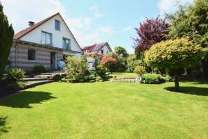 Modernes Zuhause für die Familie mit traumhaftem Garten in bester Wohnlage – Die vollständige Adresse der Immobilie erhältst du vom Anbieter., 33014 Bad Driburg – Vorschaubild 12