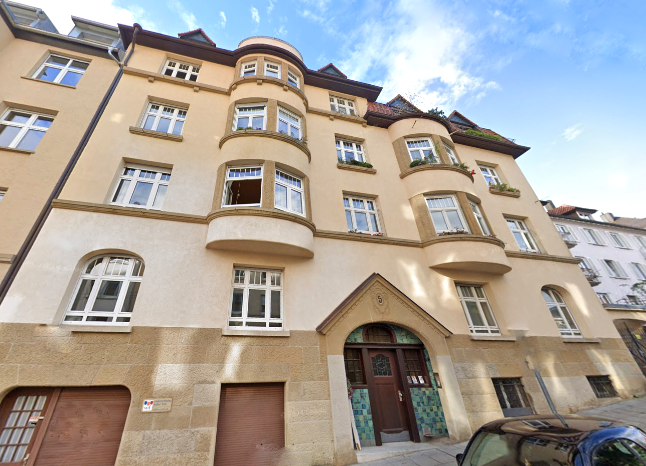 Stuttgart-West: Klassische 3,5-Zimmer-Altbauwohnung mit Potential, Stuttgart – Bild 1