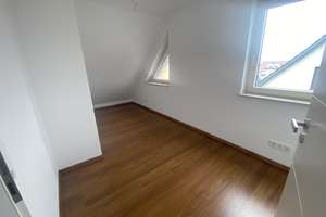 Viel Platz für den Alltag: 4,5-Zimmer-Wohnung in Kirchhausen – Die vollständige Adresse der Immobilie erhältst du vom Anbieter., 74078 Kirchhausen, Heilbronn – Vorschaubild 19