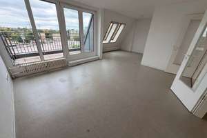 Großzügige 2-Zimmer-Dachgeschoss-Wohnung mit Weitblick! – Treskowstraße 30, 13089 Heinersdorf, Berlin – Vorschaubild 4