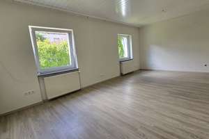 Sanierte 4-Zimmer-Doppelhaushälfte mit Wärmepumpe – Frankfurt-Nieder-Eschbach – 60437 Nieder-Eschbach, Frankfurt am Main – Vorschaubild 5