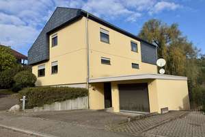 Architektenhaus mit viel Potenzial inklusive Einliegerwohnung und großem Grundstück in Gernsbach – Die vollständige Adresse der Immobilie erhältst du vom Anbieter., 76593 Gernsbach – Vorschaubild 1