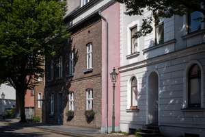 Df.-Oberkassel: 3 1/2-Raum-Wohnung mit 2 Bädern und großem Balkon