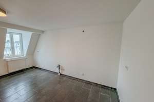Schicke 3,5 Zimmer-Wohnung mit Ankleide in zentraler Lage – Kölner Str. 73-77, 42651 Solingen-Mitte, Solingen – Vorschaubild 4