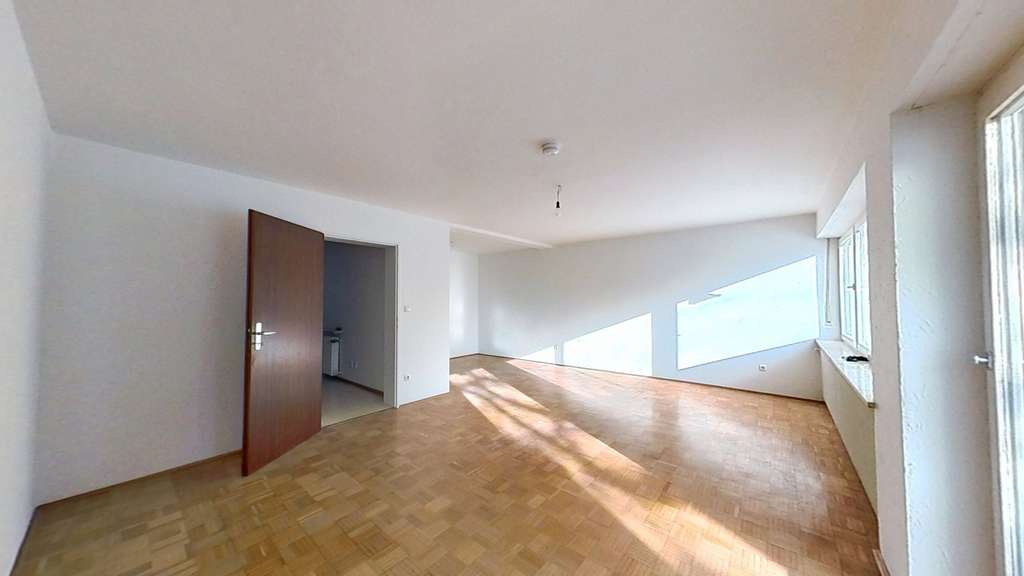 Immobilie in Gröbenzell - Sanierungsbedürftige Doppelhaushälfte in ruhiger und zentrumsnaher Lage Gröbenzell - Bild 1