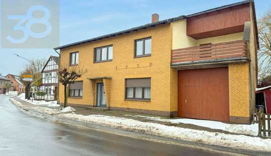 Bild von Einfamilienhaus mit alter Stallung und großem Grundstück!