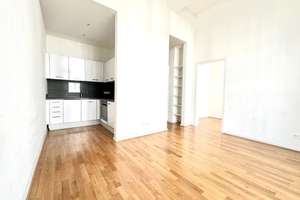 Schöne 2-Zimmer-Wohnung mit EBK und Duschbad