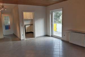 Gemütliche 2-ZKB im Grünen mit Balkon, EBK und Stellplatz in DÜW Hausen