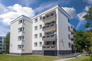 Offener Wohn- und Kochbereich – Stilvolle Wohnung mit Loggia und Grünblick – Kurt-Schumacher-Ring 3, 38444 Wolfsburg – Vorschaubild 1