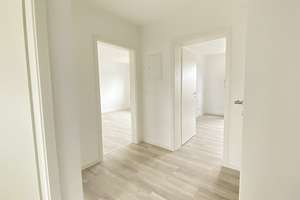TOP renovierte 3 ZKB, ca 100 qm, Balkon + Atelier mit WC im DG, Garten, Garage, IN-Nord, Nähe TÜV – Die vollständige Adresse der Immobilie erhältst du vom Anbieter., 85055 Nordost, Ingolstadt – Vorschaubild 5
