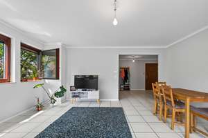 Perfekter Mix aus Ruhe und Stadtnähe - Ideale 2,5-Zimmer-Wohnung mit Balkon und Tiefgarage