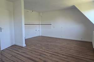 **53 m² bezugsfertig renovierte Wohnung mit schönem Blick ins Grüne**