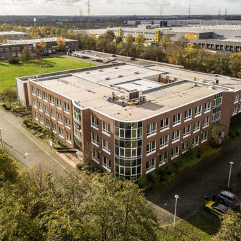 Die Zukunft ist grün! | moderne Büroflächen in Fichtenhain | ESG-Umbau | RUHR REAL