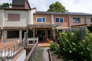 Ruhige, schöne Lage in Norderstedt! MRH +einem voll ausgebauten Dachgeschoss +Vollkell. zu verkaufen – Segeberg (Kreis) – Vorschaubild 3