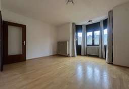 Wohn- und Schlafzimmer