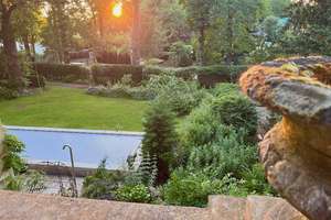 VILLA SCHWANENHOF - EINZIGARTIGES, NEOBAROCKES ANWESEN - PARKÄHNLICHER  GARTEN MIT SALZWASSER-POOL – Inselstr 37, 14129 Nikolassee, Berlin – Vorschaubild 23