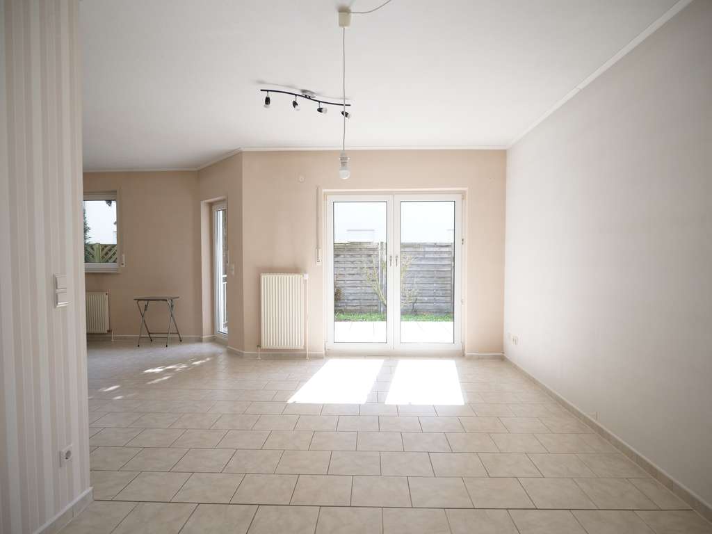 Immobilie in Mommenheim - Direkt bezugsfrei: Doppelhaushälfte mit Einliegerwohnung & Garage! - Bild 3