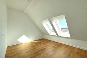 Modernes Wohnen über den Dächern: 4-Zimmer-Erstbezug mit Aufzug, Terrasse und Kochinsel – Bizetstraße 125, 13088 Weißensee, Berlin – Vorschaubild 4