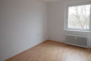 Renovierte 3-Zimmer-Wohnung mit großem Balkon! – Hans-Böckler-Ring 26, 38228 Lebenstedt, Salzgitter – Vorschaubild 4