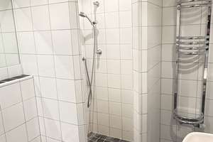Großzügiges Einfamilienhaus mit Einliegerwohnung, Südgarten und ca. 195 m² Wohnfläche – Die vollständige Adresse der Immobilie erhältst du vom Anbieter., 60488 Praunheim, Frankfurt am Main – Vorschaubild 18