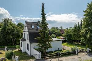 Exklusiv modernisierte Altbauvilla mit großzügigem Grundstück und stilvollen Ausstattungsdetails – Die vollständige Adresse der Immobilie erhältst du vom Anbieter., 23858 Reinfeld (Holstein) – Vorschaubild 3