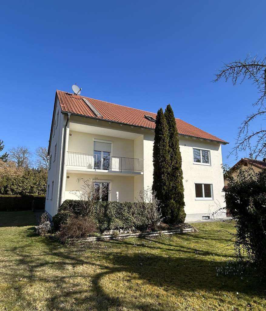 Immobilie in Geltendorf - Charmantes Mehrfamilienhaus mit großem Grundstück in Geltendorf

 - Bild 0