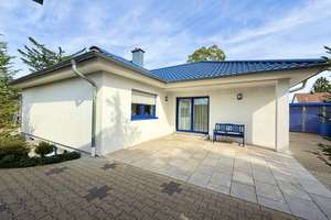 Reserviert/Massiv gebauter Bungalow in traumhaft ruhiger Lage inkl. Einliegerwohnung – Die vollständige Adresse der Immobilie erhältst du vom Anbieter., 90765 Ronhof, Kronach, Fürth – Vorschaubild 1