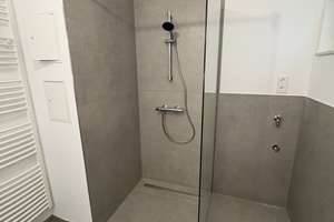 Frisch renovierte 3,5-Zimmer-Erdgeschosswohnung mit Terrasse, Gäste-WC und neuer Einbauküche – Ritter-Gebhard-Straße 37a, 38229 Gebhardshagen, Salzgitter – Vorschaubild 5