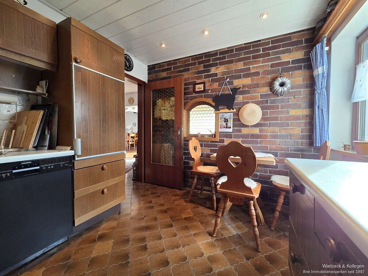 Immobilie in Ammerndorf - * Paradies mit Aussicht *
Einfamilienhaus 
mit Einliegerwohnung 
auf wunderschönem Grundstück - Bild 0