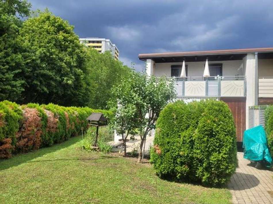Grten und Haus Terrassenseite