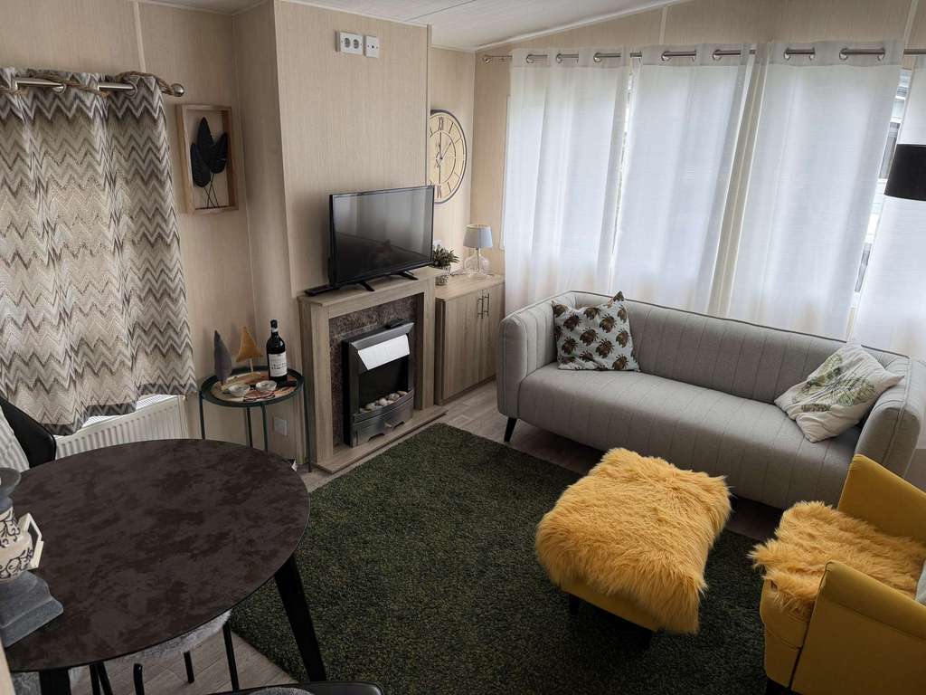 Immobilie in Schermbeck - NL !Modernes Chalet mit überdachter Terrasse und Kamin in de Veerstal Rhederlag am See - Bild 2