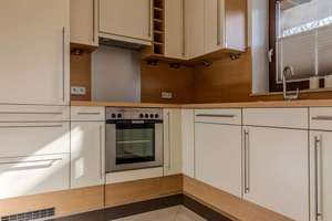 EIN FUSSWEG ZUR ELBE - Gepflegte Eigentumswohnung mit Kamin, Süd-Balkon, TG-Stellplatz in Sackgasse! – Die vollständige Adresse der Immobilie erhältst du vom Anbieter., 22605 Othmarschen, Hamburg – Vorschaubild 11